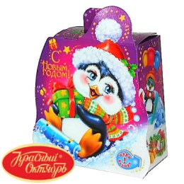 Сладкий новогодний подарок  в картонной упаковке весом 700 грамм по цене 576 руб
