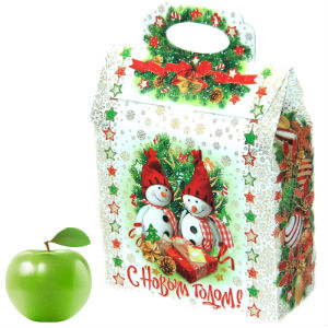 Сладкий новогодний подарок  в картонной упаковке весом 750 грамм по цене 784 руб